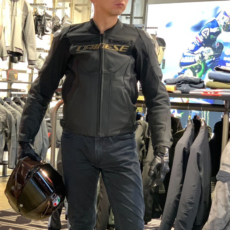 RACING 5 LEATHER JACKET BLACK/GOLDの魅力を徹底解説
